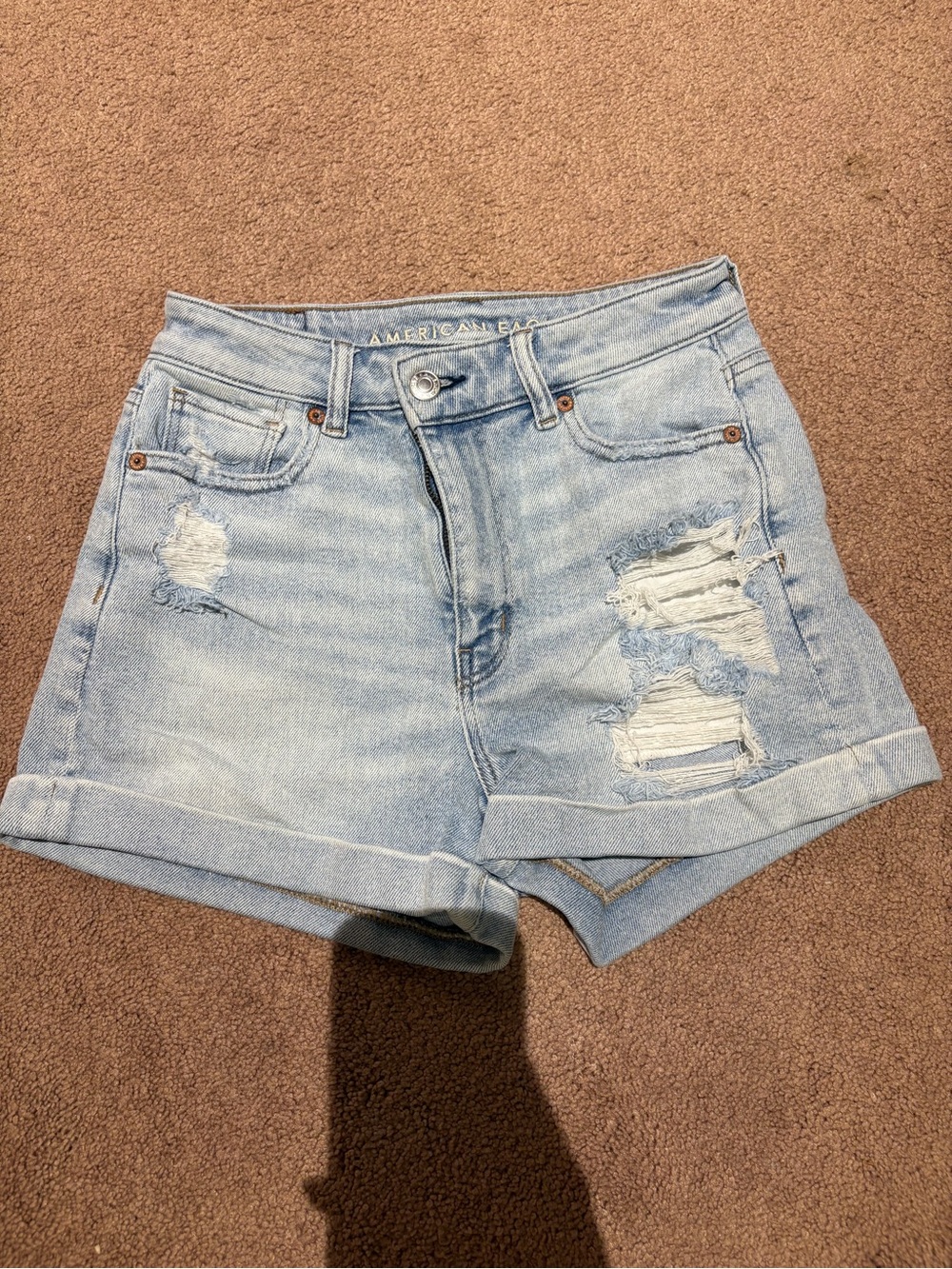 American Eagle Outfitters Light Blue Distressed Roll-Cuff Jean Shorts size 0